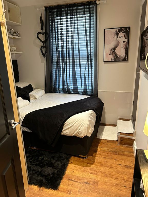 Property photo 1 of 9 1 Bed Flat To Rent Gladstone Road, Watford Wd17