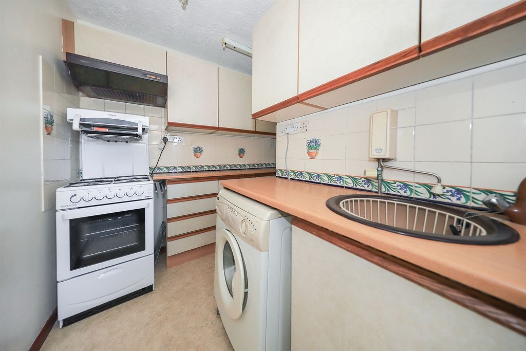 Property photo 3 of 13