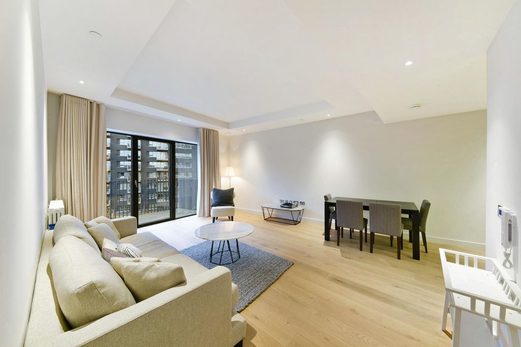 Property photo 2 of 19