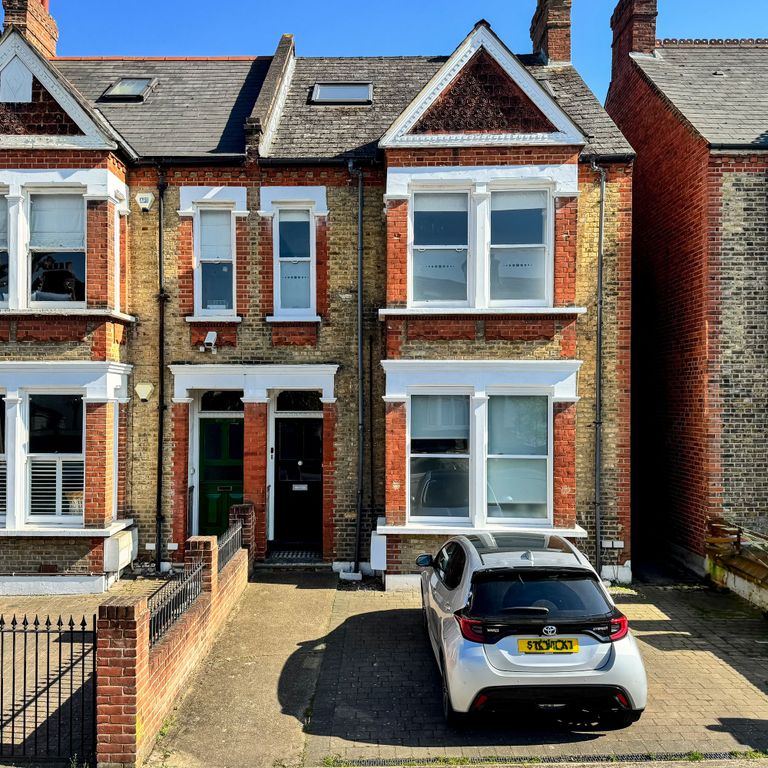 Property photo 1 of 17