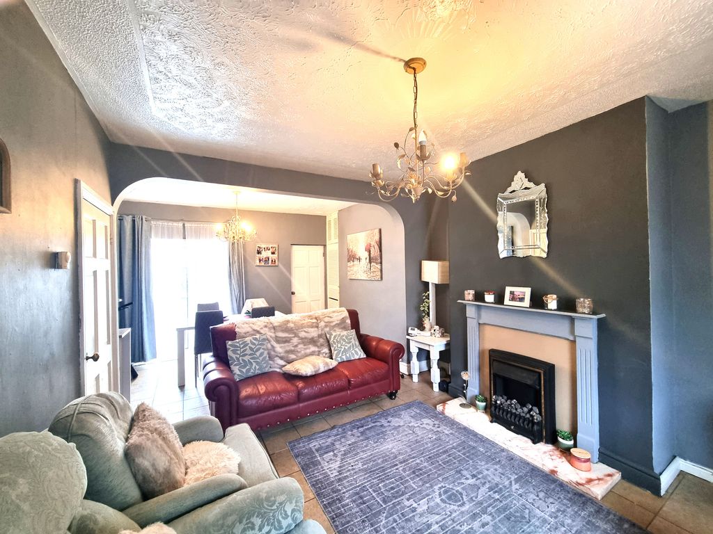 Property photo 2 of 11 Lounge/Dining Room