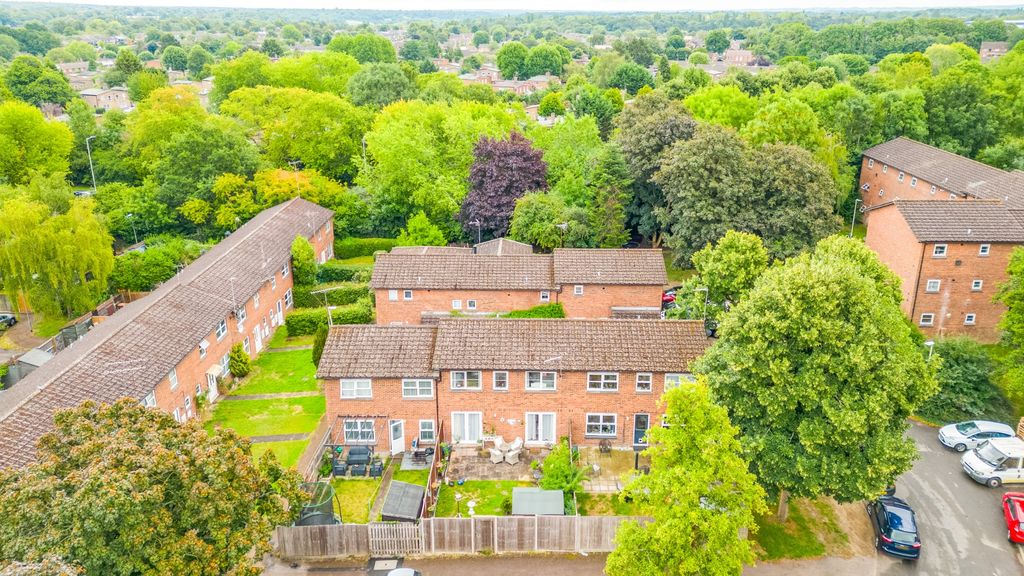Property photo 1 of 33 4390990