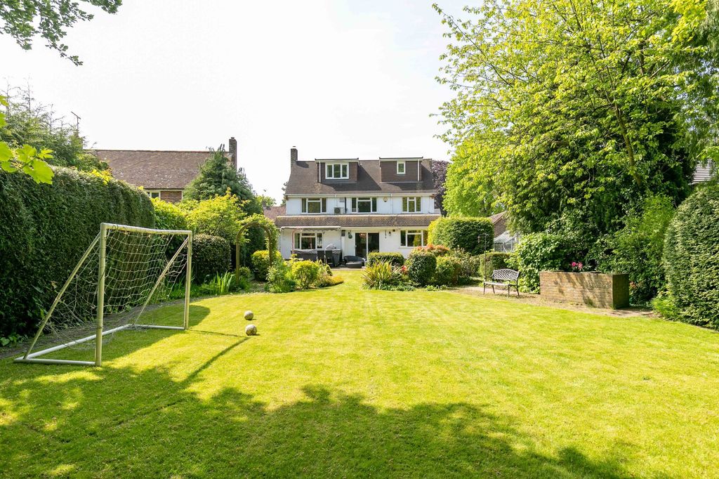 Property photo 2 of 33