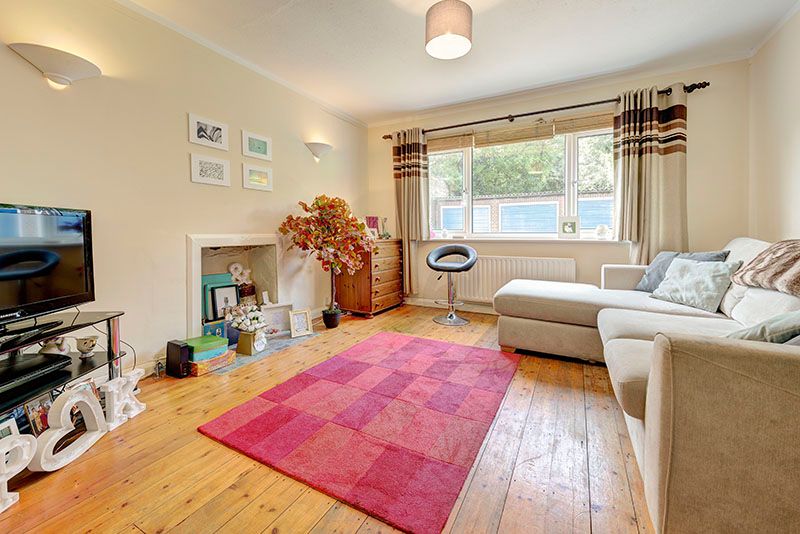 Property photo 2 of 6 Reception