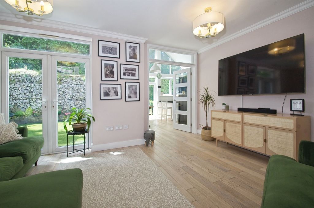 Property photo 2 of 26
