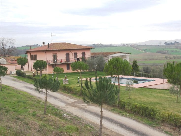 Property photo 1 of 7