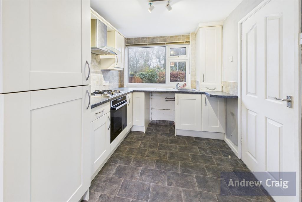 Property photo 2 of 8 Kitchen