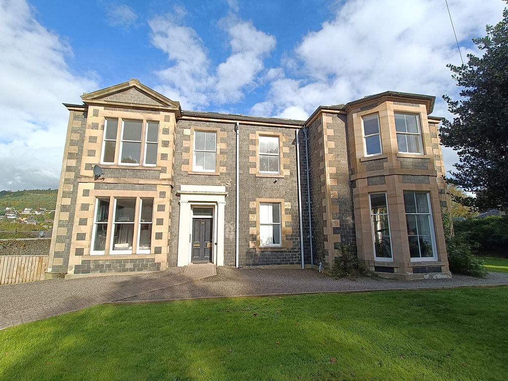 Property photo 2 of 20