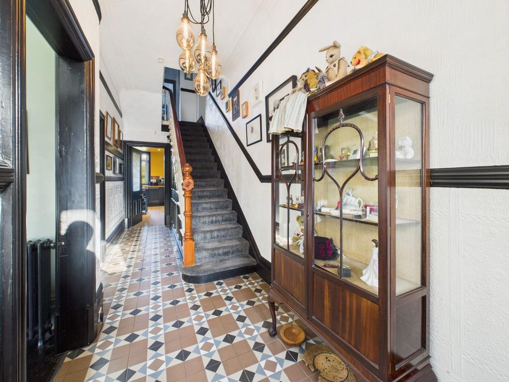 Property photo 2 of 30 Cam04899G0-Pr0217-Still005.Jpg