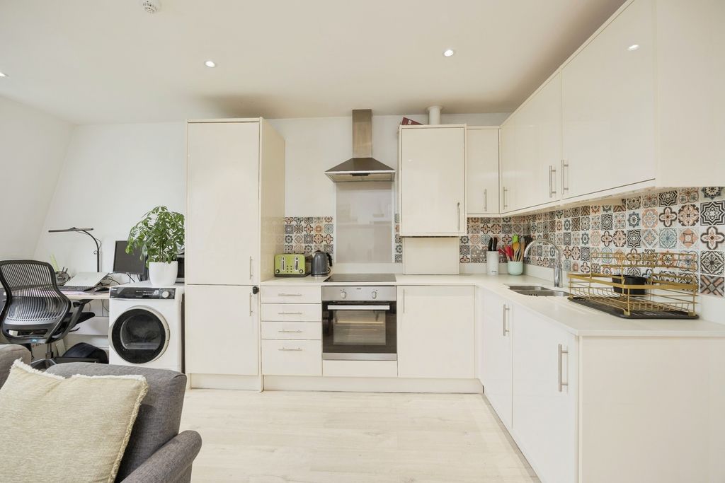 Property photo 2 of 16 Pbox-Img.Jpg