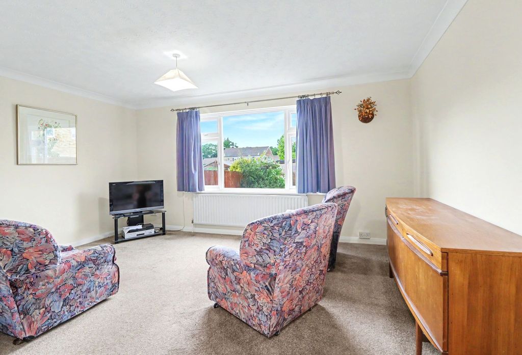 Property photo 2 of 12