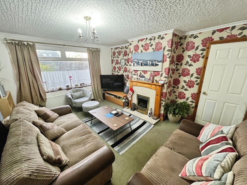 Property photo 2 of 12 Lounge