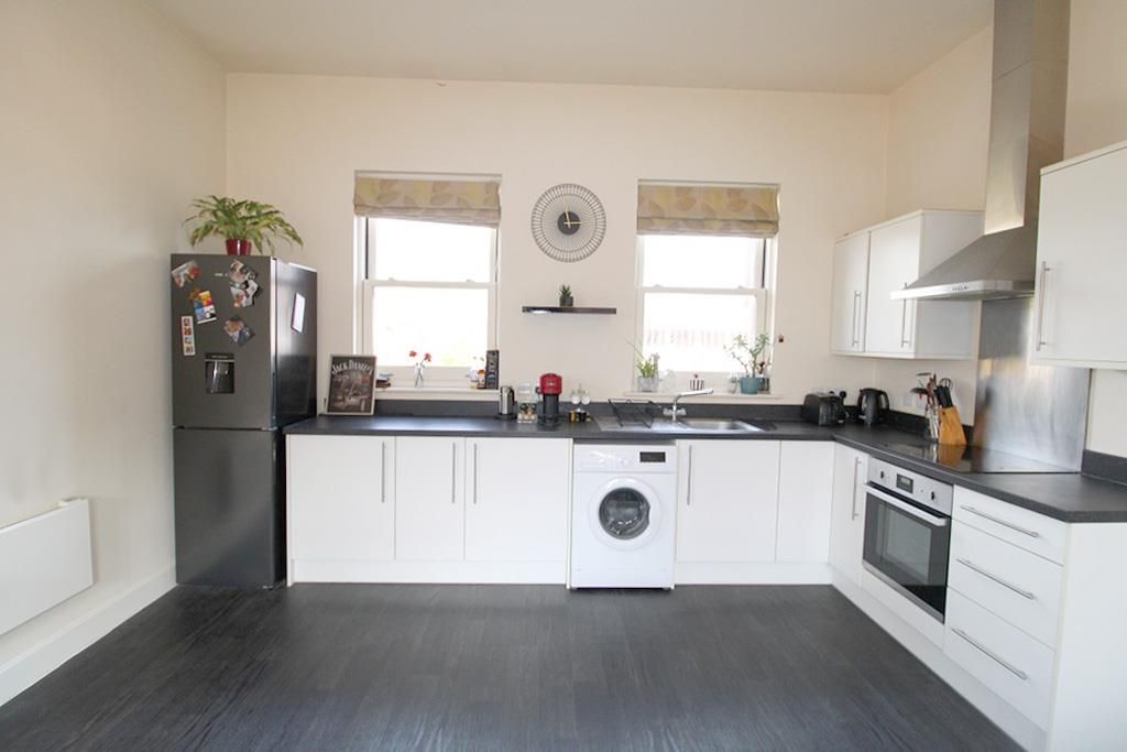 Property photo 3 of 9 Kitchen.Jpg