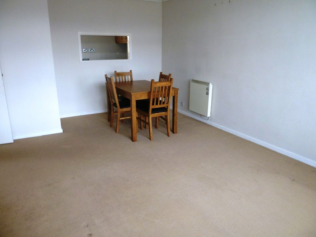 Property photo 2 of 6 Living/Dining Room