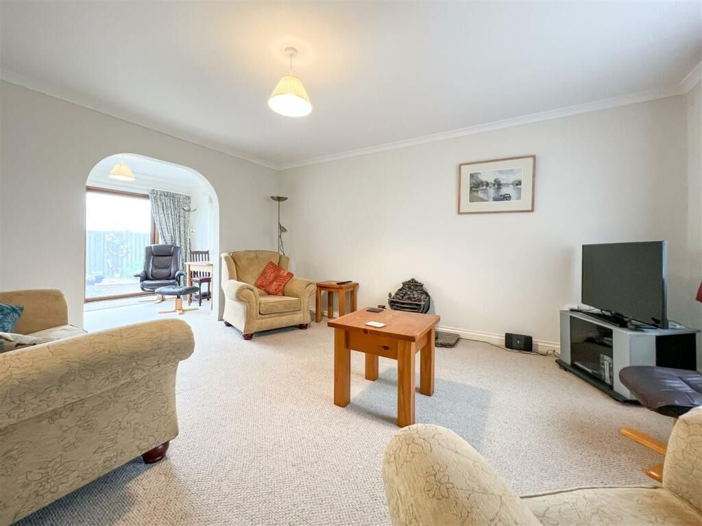 Property photo 2 of 20 4855482