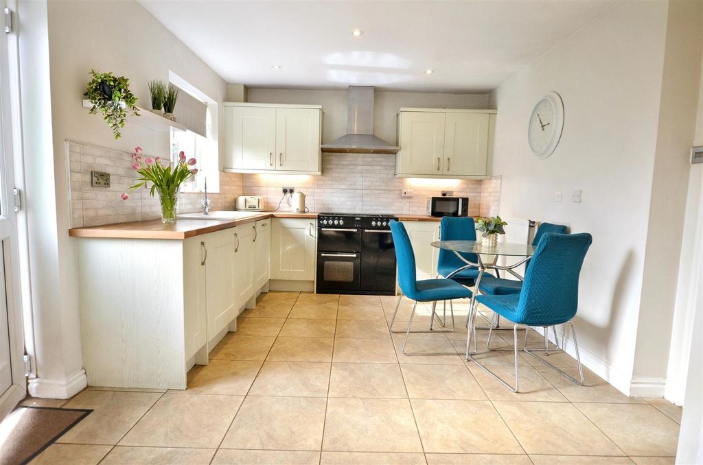 Property photo 3 of 18 Kitchen &amp; Family Room