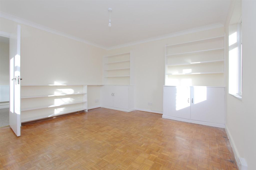 Property photo 3 of 25 Vicarage Sixpenny Handley Ph10.Jpg