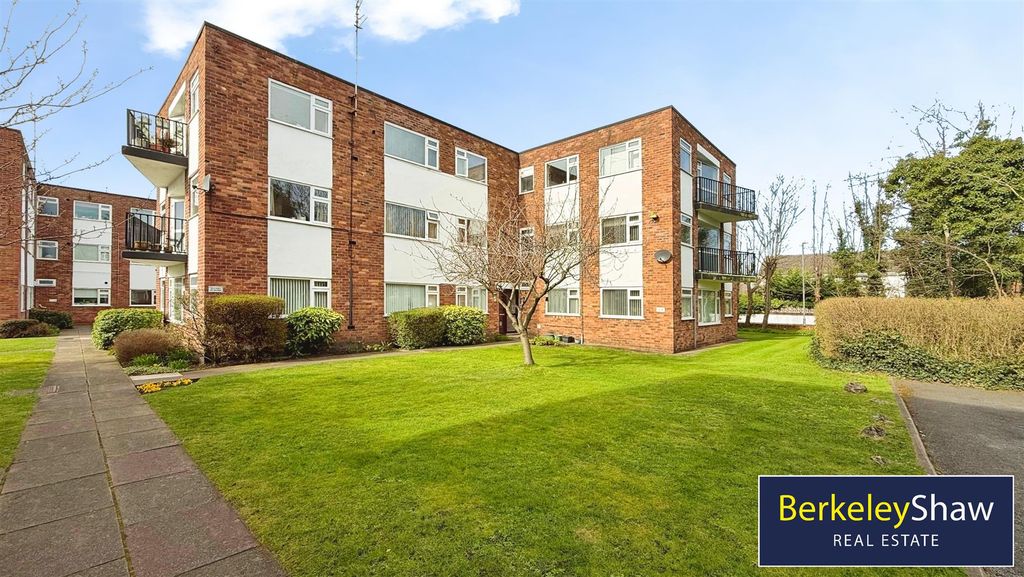 Property photo 1 of 10 External