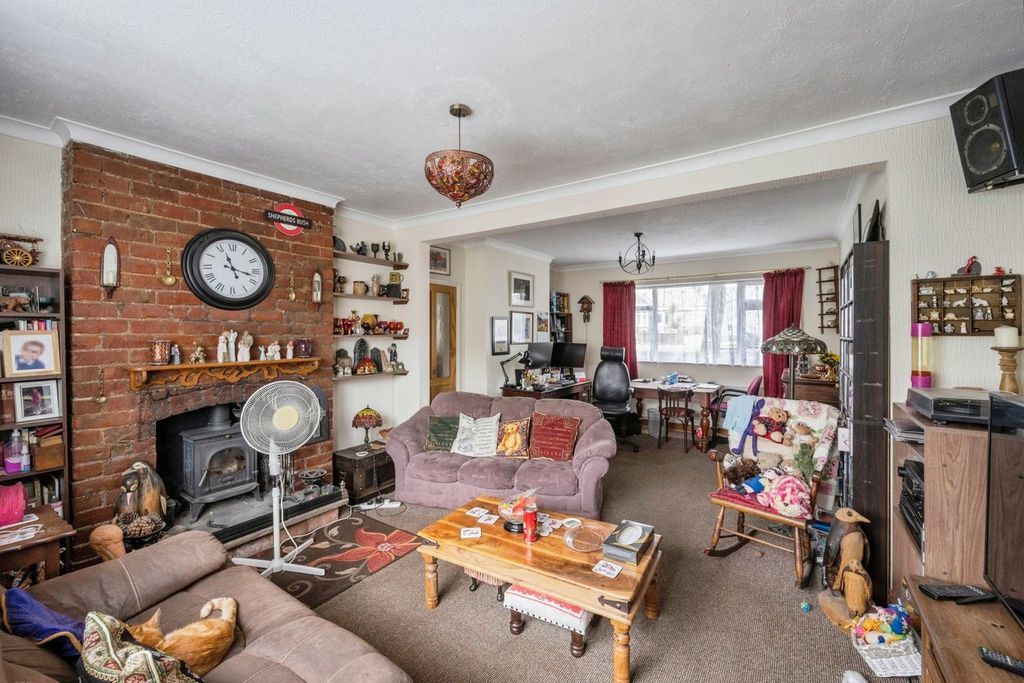 Property photo 2 of 14