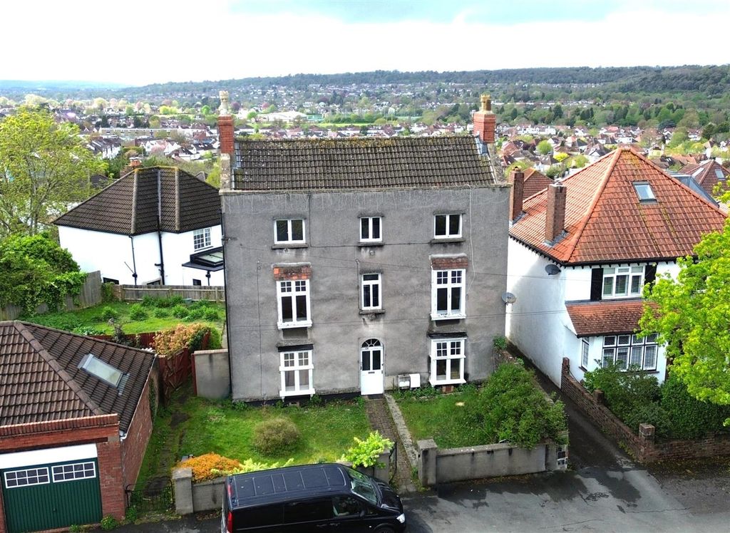 Property photo 1 of 18 Main - Three Bedroom Maisnonette For Auction, West