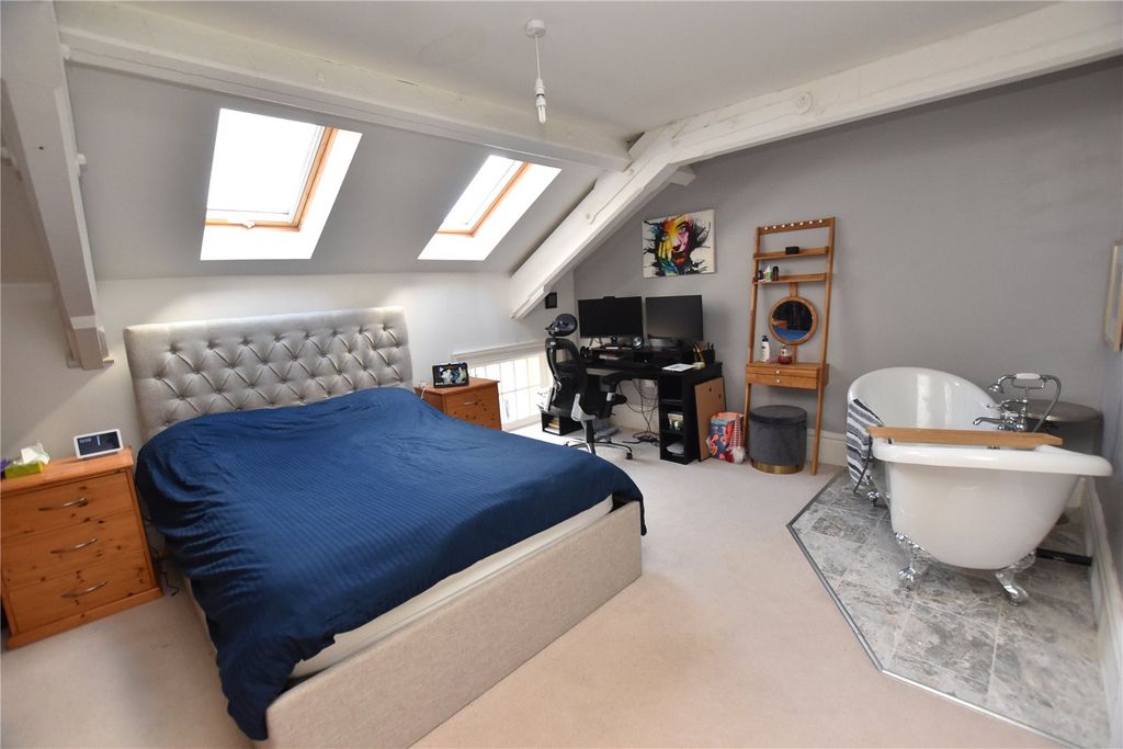 Property photo 1 of 18 Picture No. 09