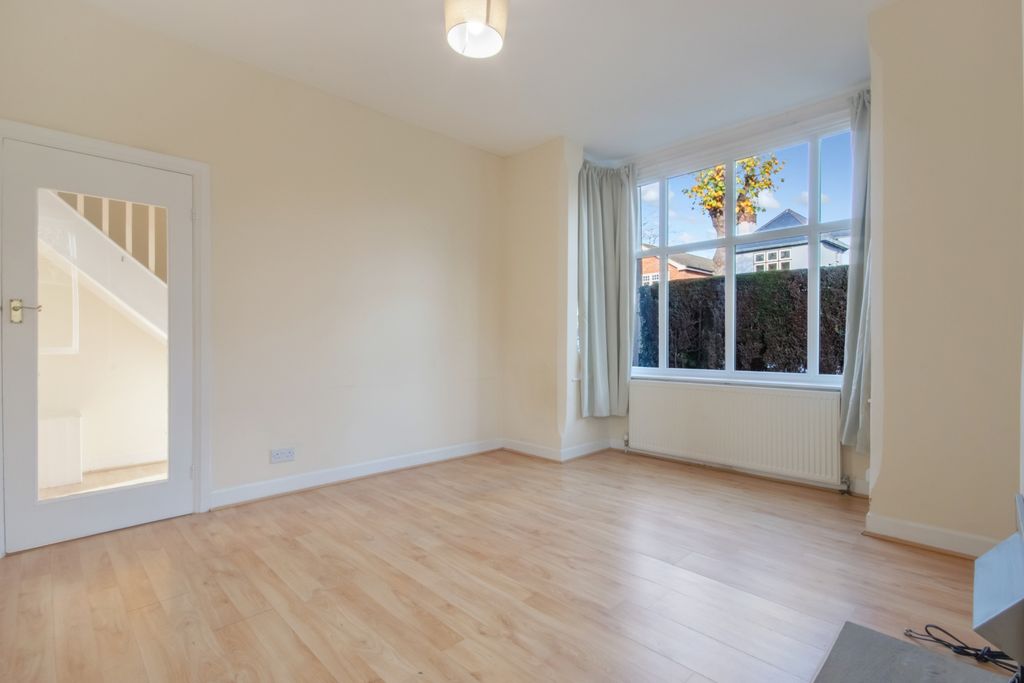 Property photo 3 of 14 Bramcote-Road-02