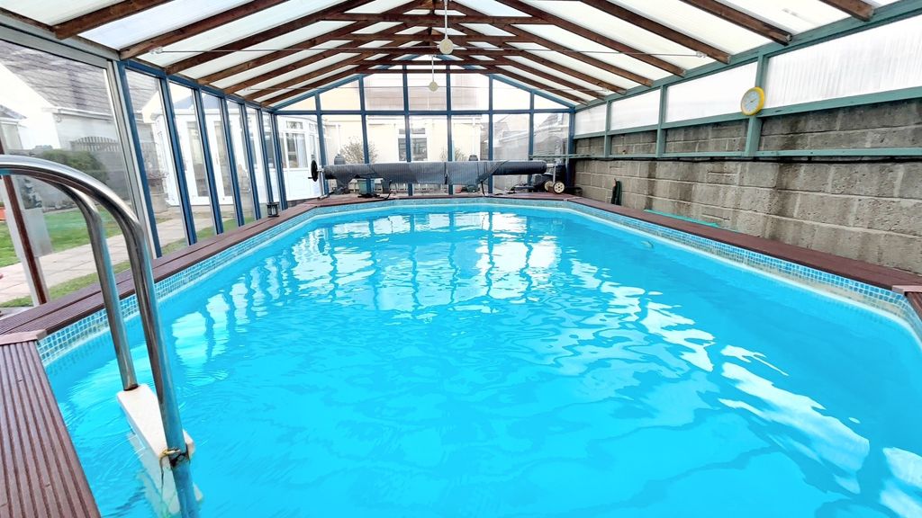 Property photo 2 of 26 Pool 1