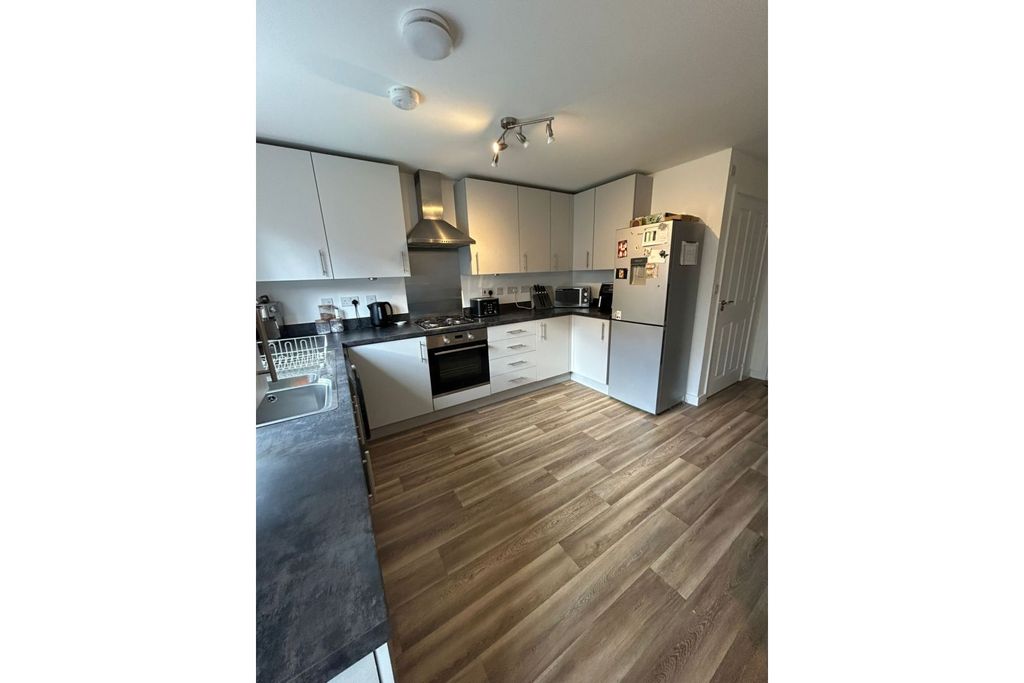 Property photo 3 of 15 Kitchen/Dining Room