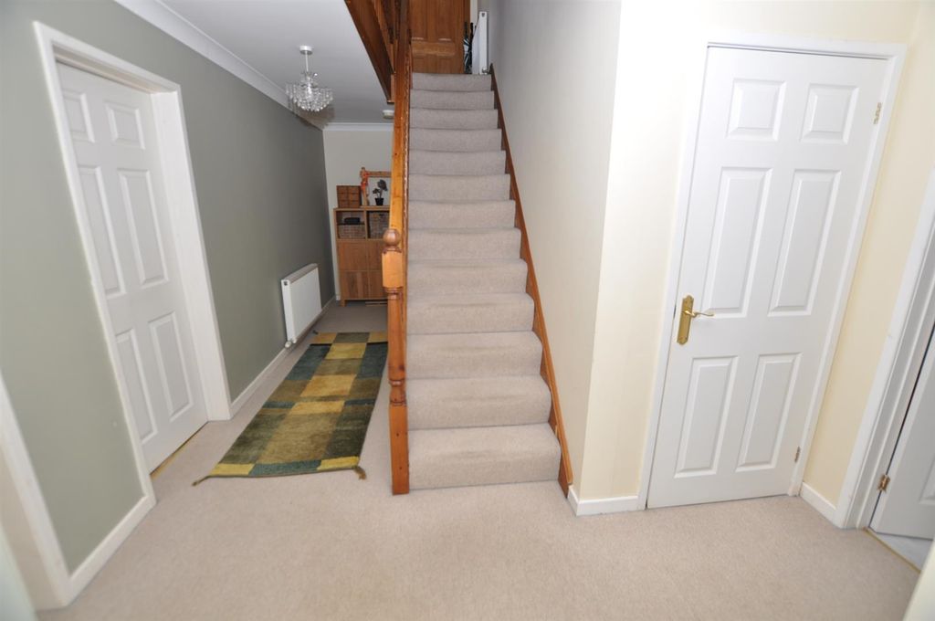 Property photo 3 of 26 Lower Ground Floor