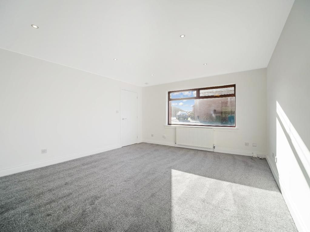 Property photo 2 of 21 Lounge