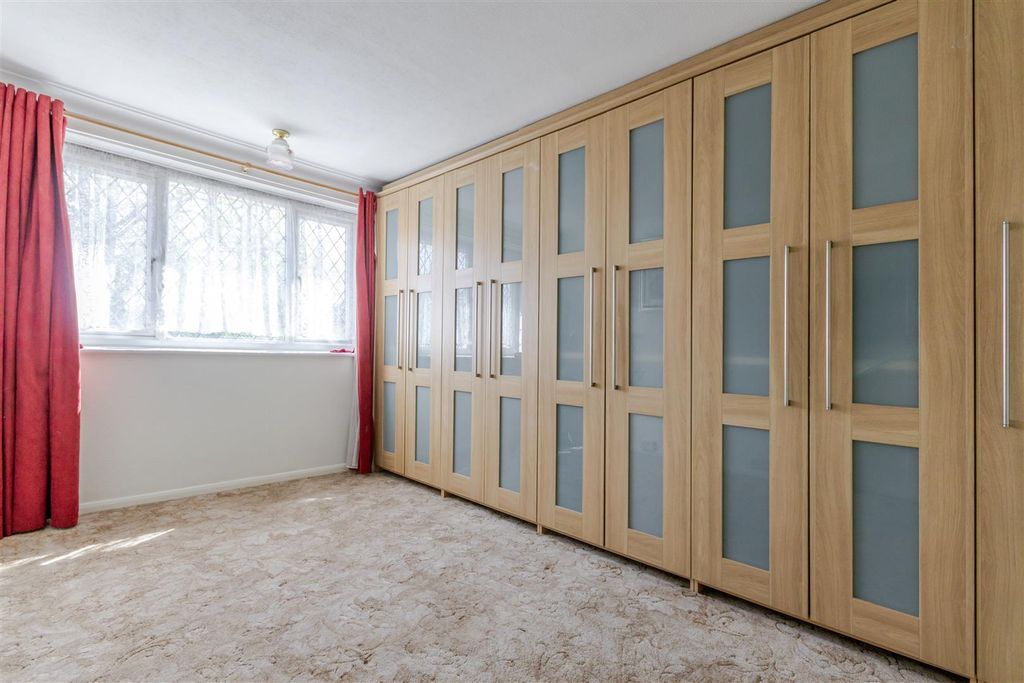 Property photo 2 of 21 Bedroom