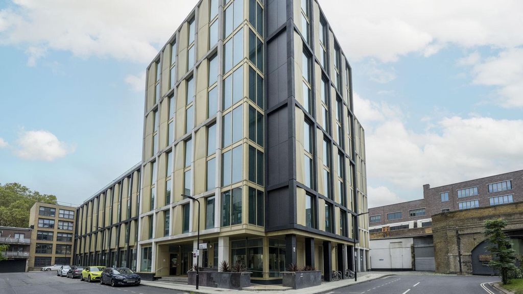 Property photo 1 of 36