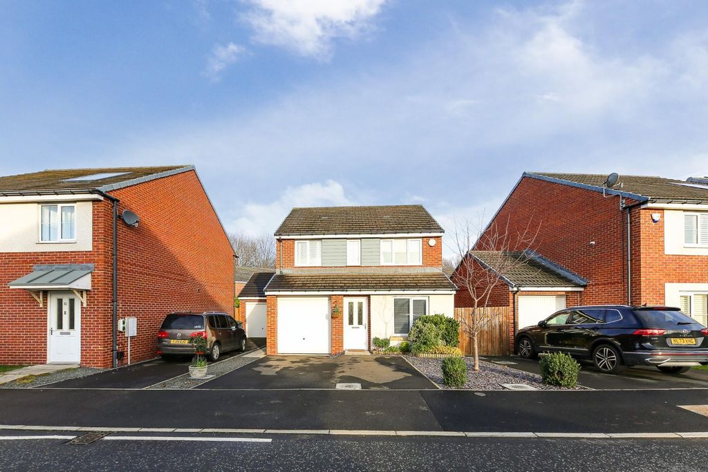 Property photo 1 of 19 Front External