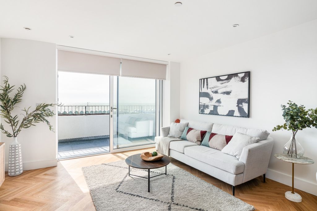Property photo 2 of 15 4551261