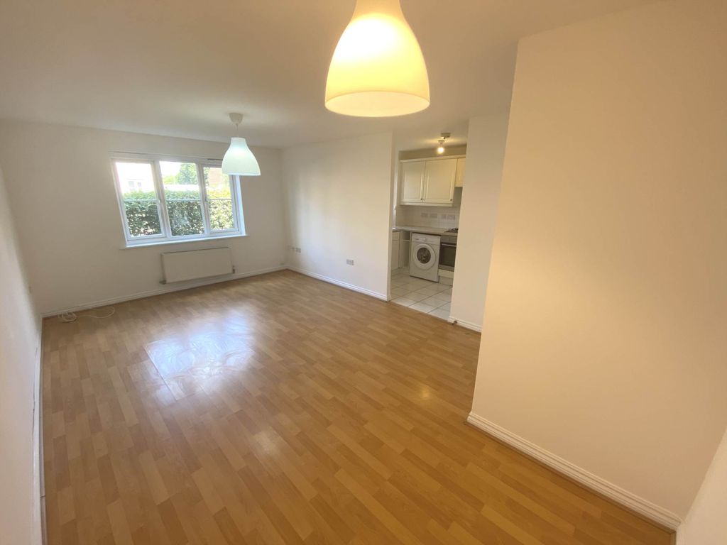 Property photo 3 of 8