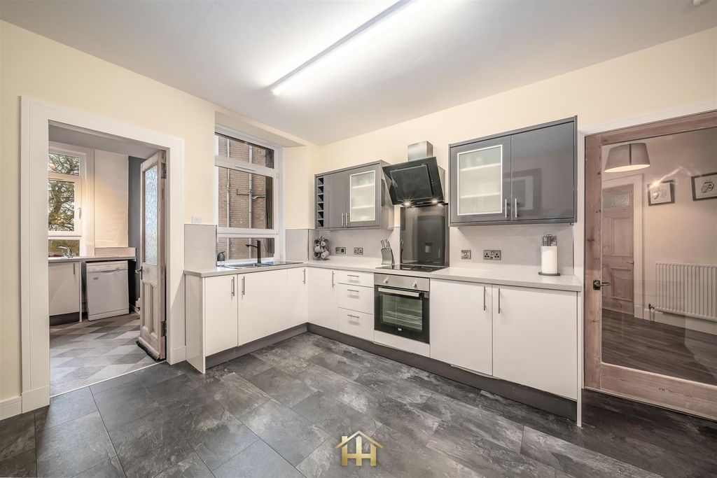 Property photo 1 of 20 51 2-R Blackness Avenue 141025 Edit (16 Of 34).Jpg