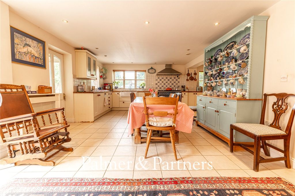 Property photo 3 of 30 Picture No. 05