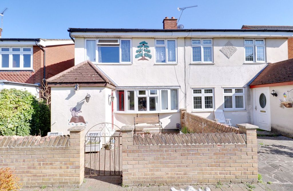Property photo 1 of 18
