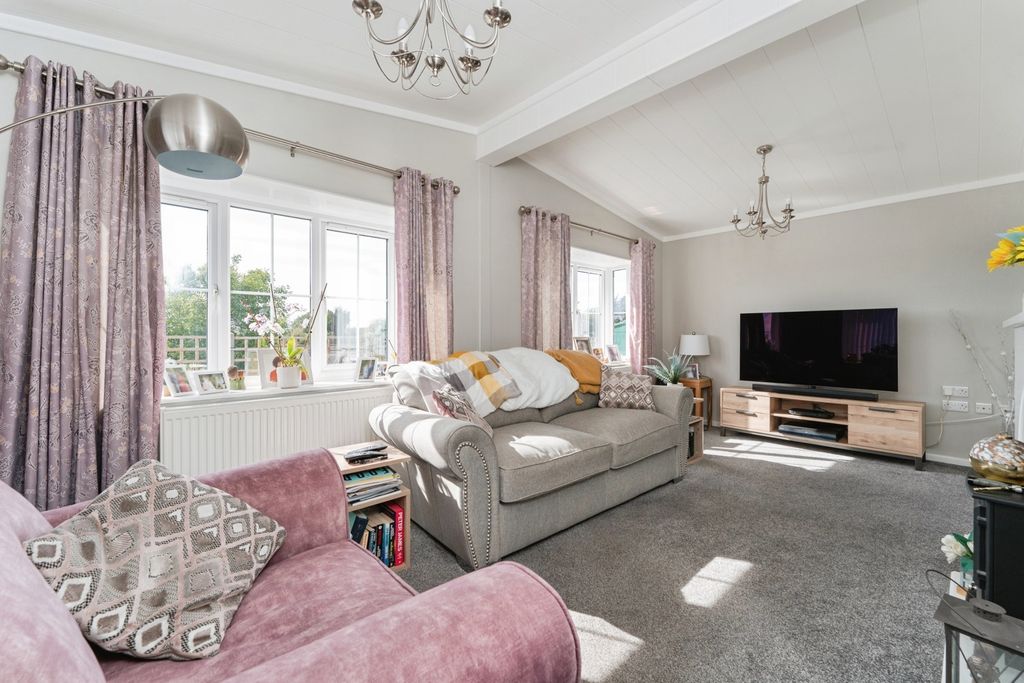 Property photo 2 of 22 Pbox-Img.Jpg