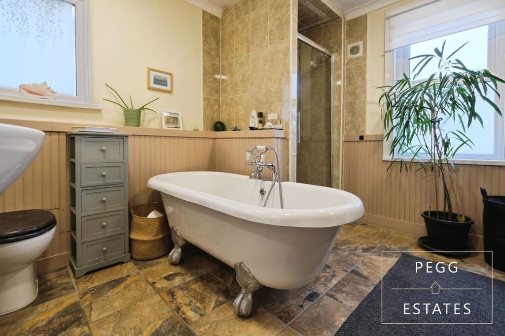 Property photo 2 of 24