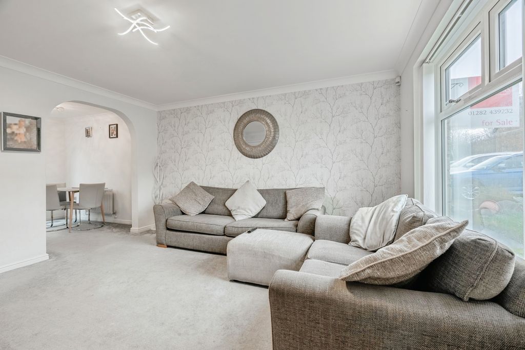 Property photo 2 of 19 Pbox-Img.Jpg