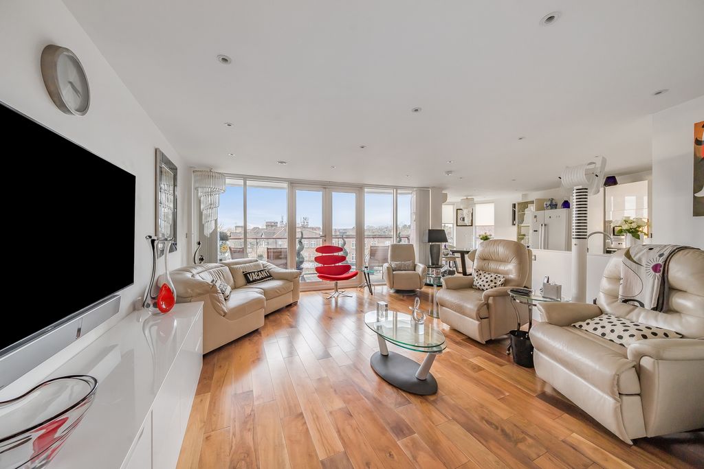 Property photo 1 of 17 Photo 1