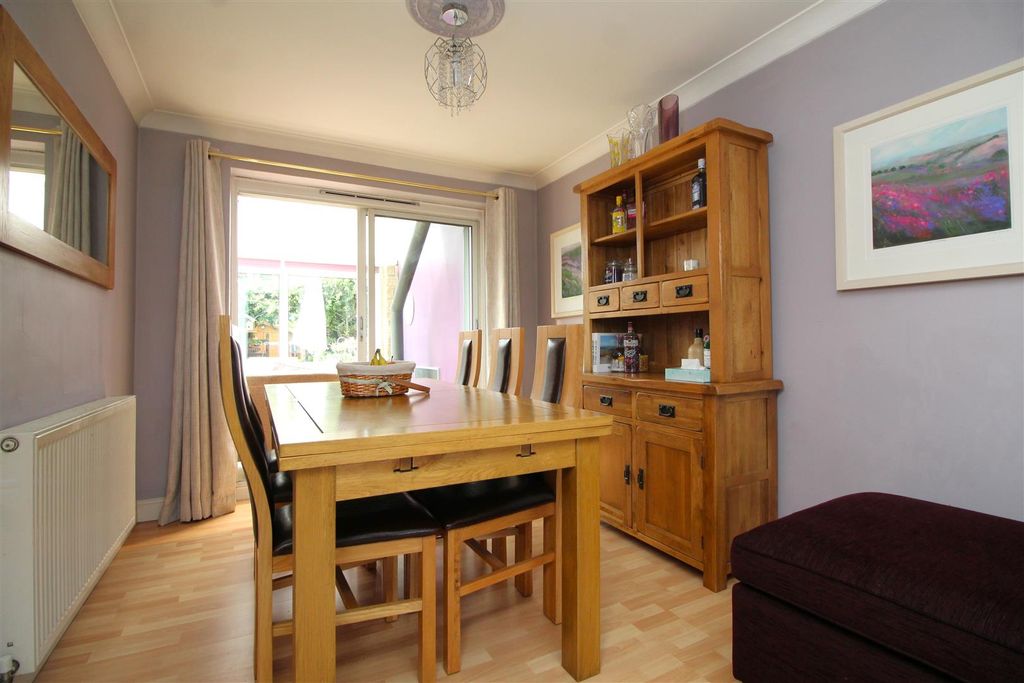 Property photo 3 of 19 Dining Room .Jpg