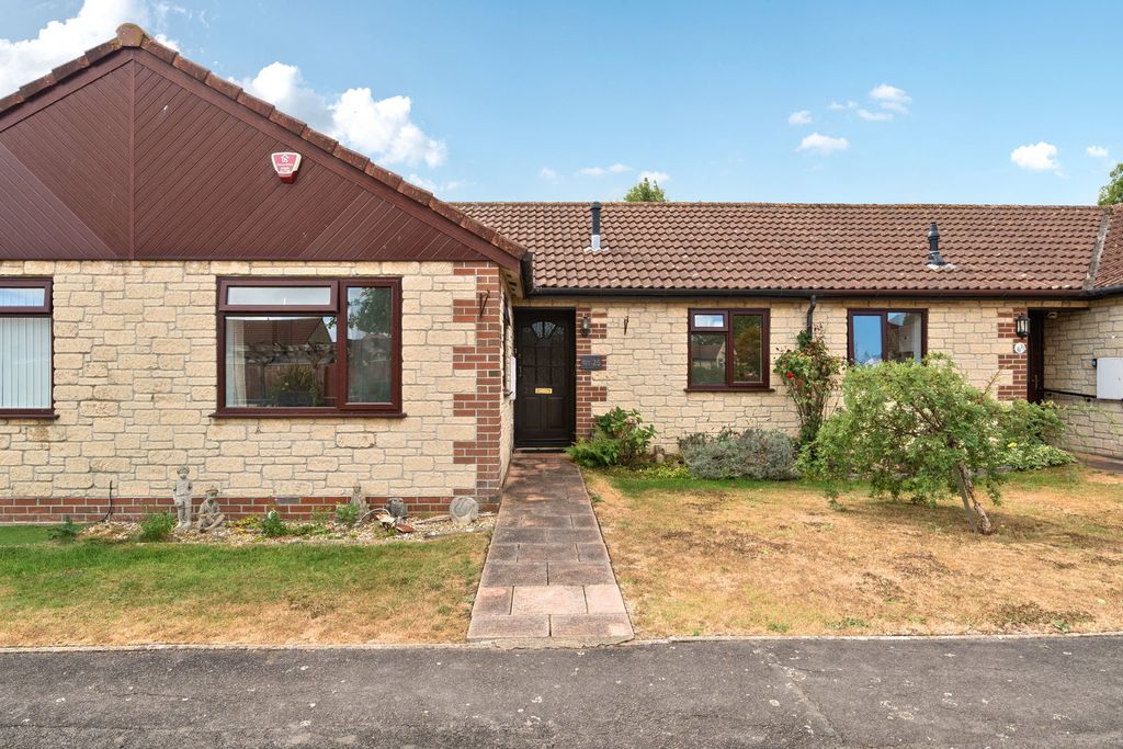 Property photo 2 of 21