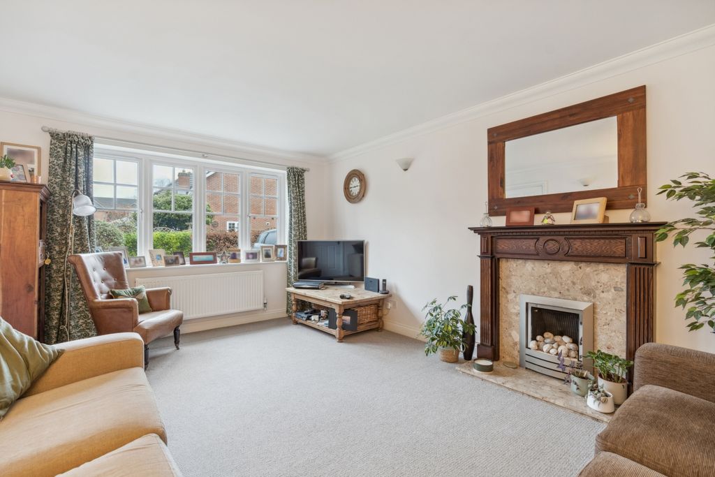 Property photo 2 of 20