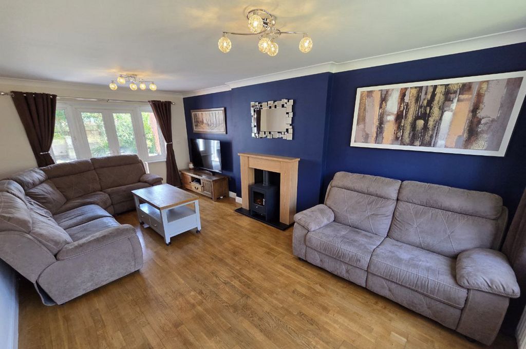 Property photo 3 of 22