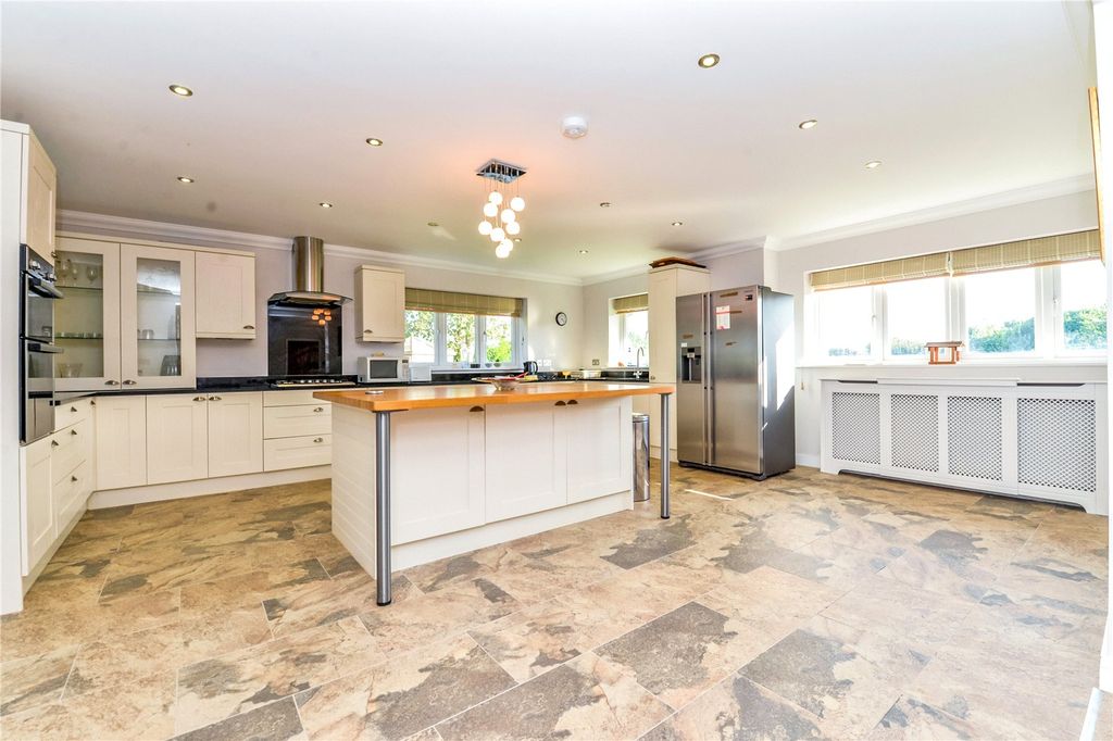 Property photo 3 of 26 Picture No. 55