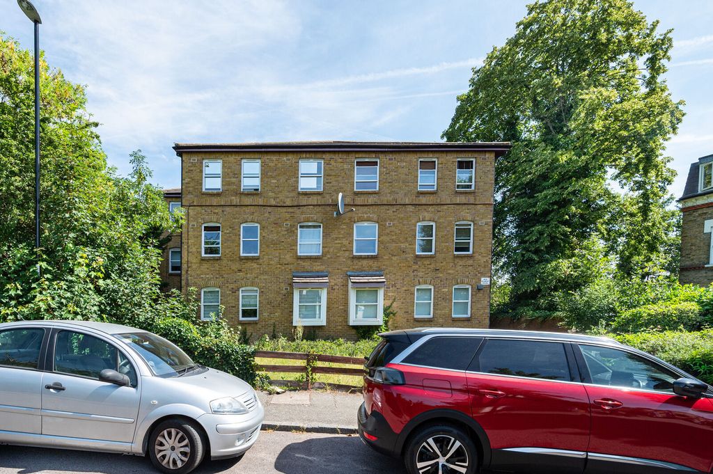 Property photo 1 of 11