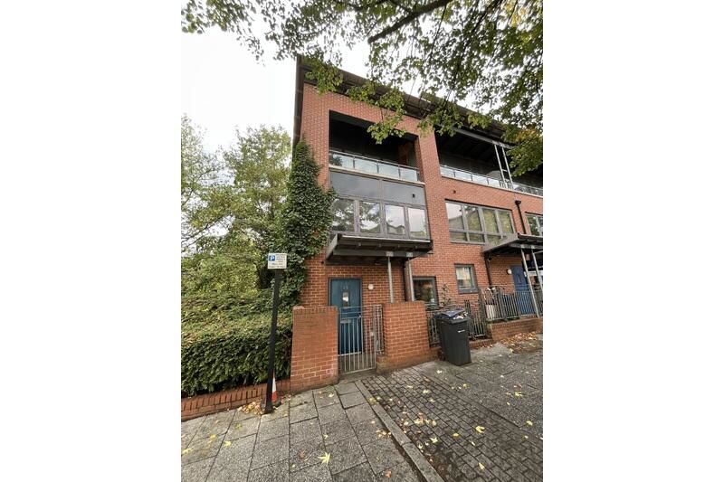 Property photo 1 of 27