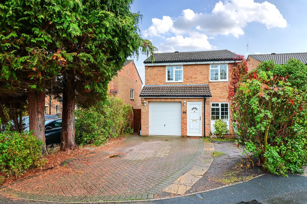 Property photo 1 of 10 2 Cherrytree Close (1)